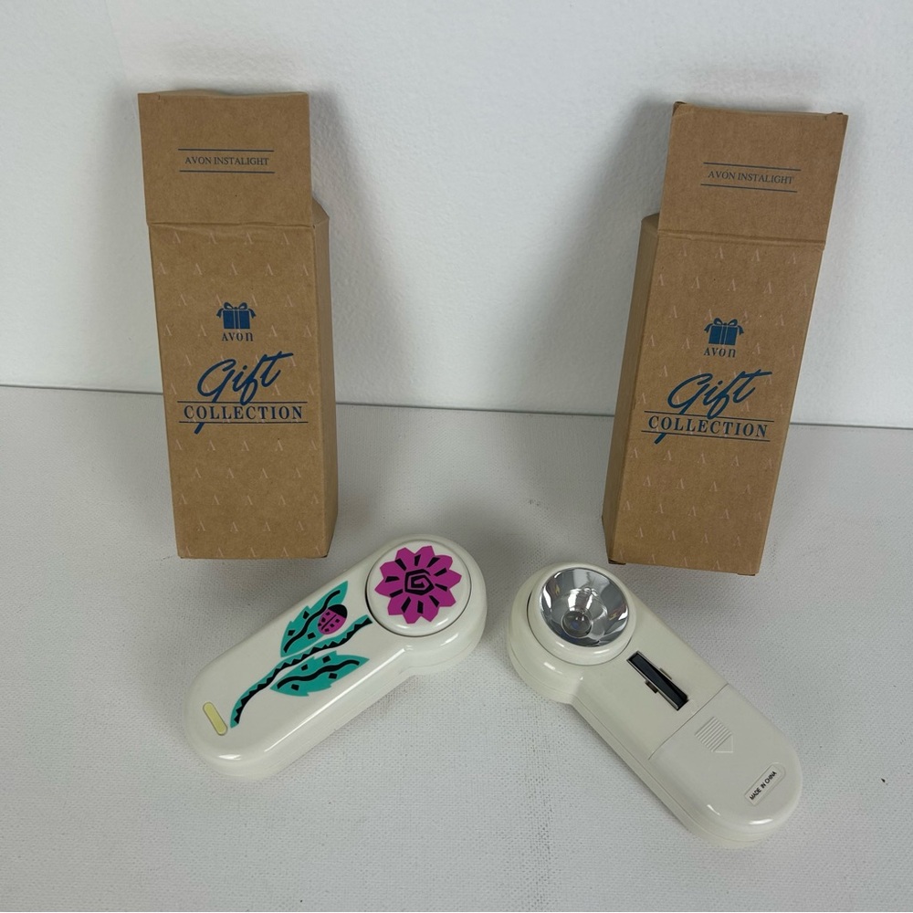 Avon NIB - VTG - Instalight (2 included in listing)
